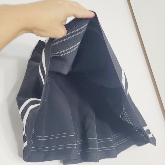 Divided Women Black White Bottom Striped School Tennis Flared Mini Skirt Size 10 - Picture 3 of 10
